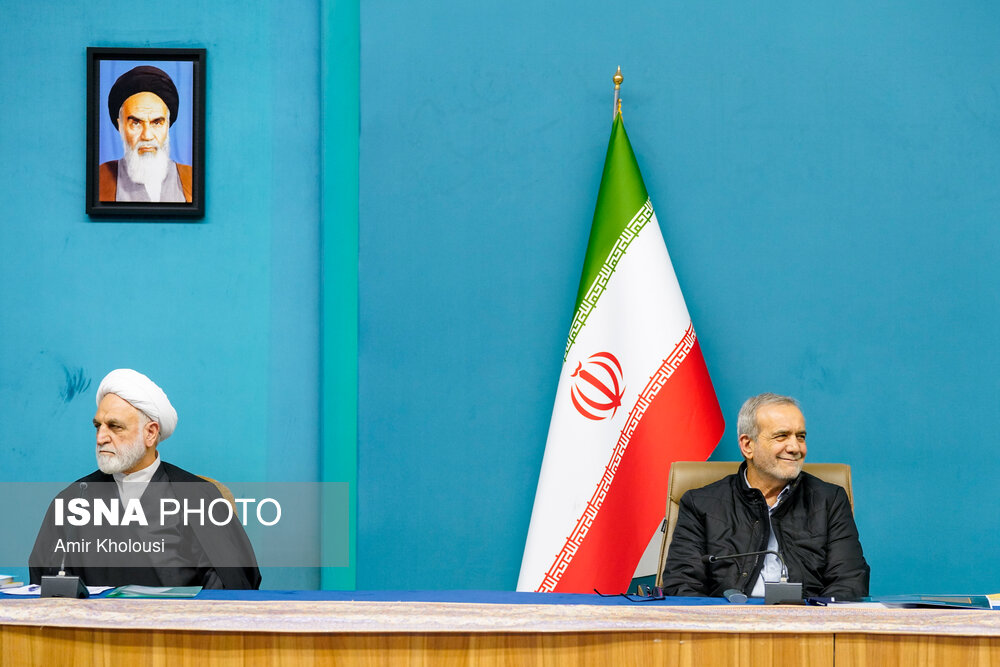 جلسه شورای عالی انقلاب فرهنگی