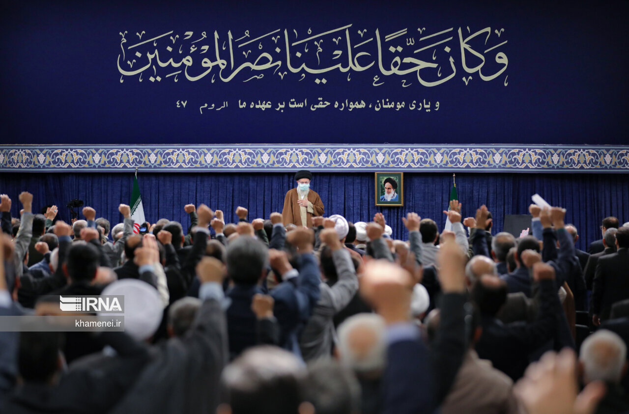 دیدار دست‌اندرکاران کنگره شهدای لرستان با رهبر انقلاب