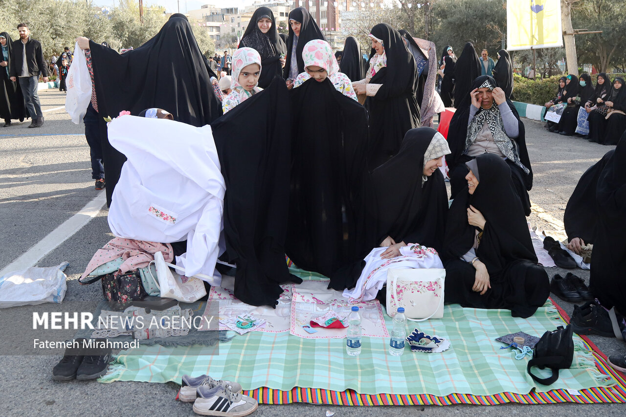 اقامه نماز عید سعید فطر در مصلی امام خمینی (ره)