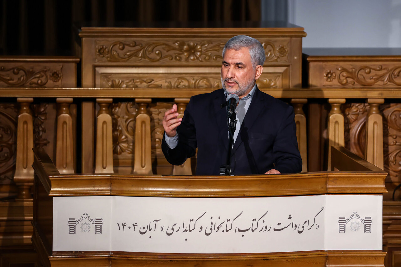 آئین گرامیداشت روز کتاب و کتابخوانی با حضور قالیباف