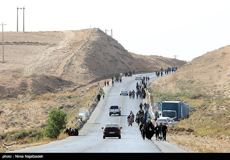 زائران پیاده امام رضا (ع)