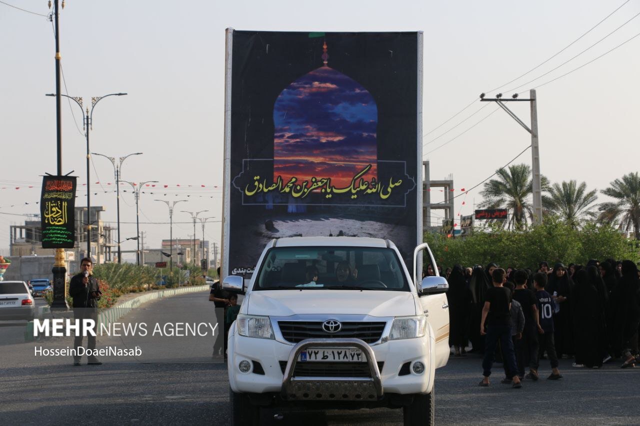  راهپیمایی عزاداران توکهور و هشتبندی در سوگ امام صادق(ع)