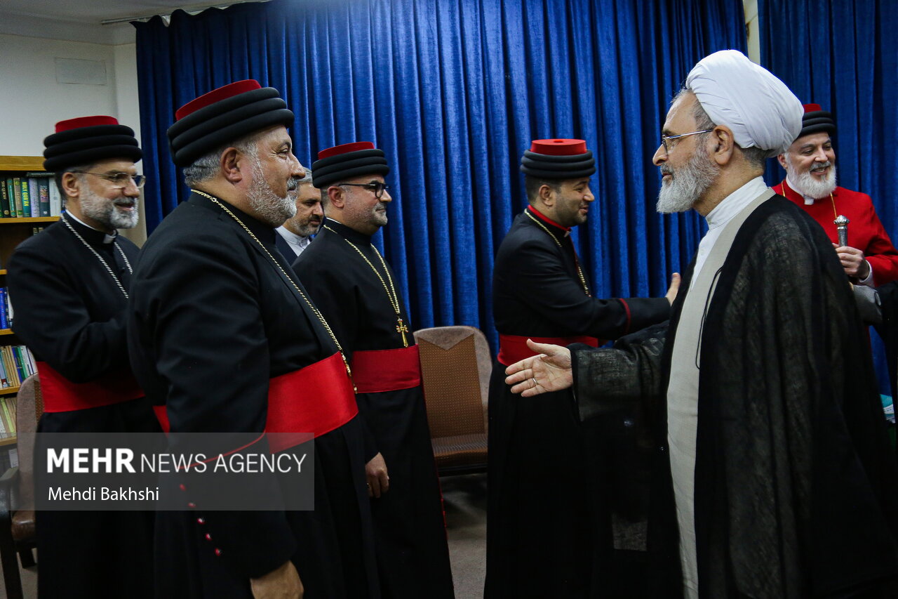 دیدار رهبر جهانی کلیسای شرق آشور با آیت‌الله اعرافی