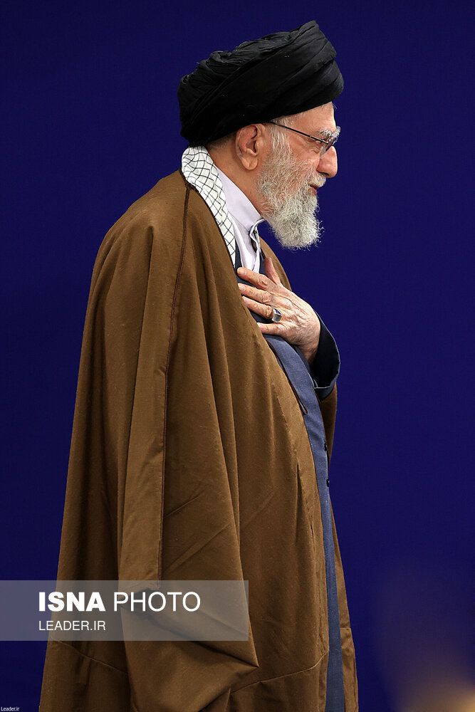 دیدار دست‌اندرکاران کنگره بین‌المللی علامه نائینی با رهبر انقلاب