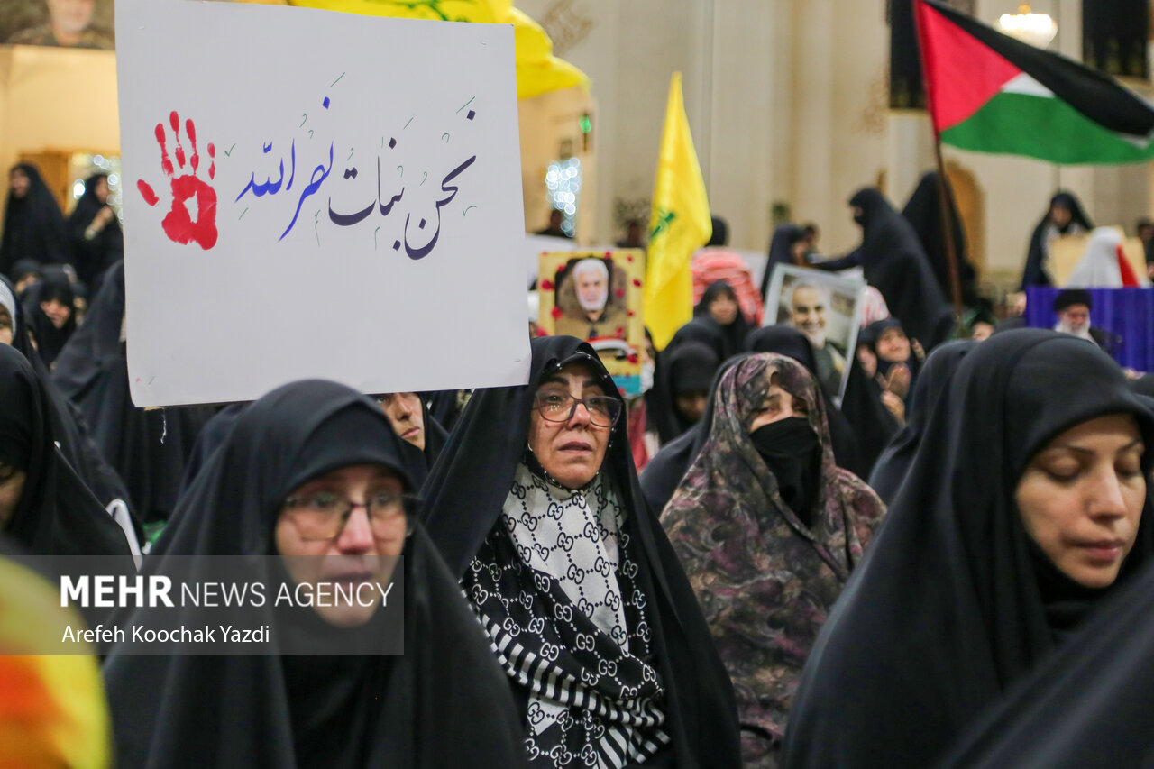 اجتماع بزرگ بانوان در حرم حضرت معصومه(س)