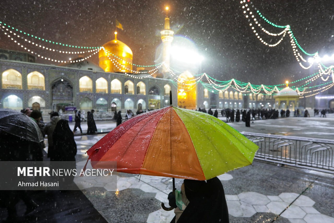 شب برفی حرم امام رضا (ع)