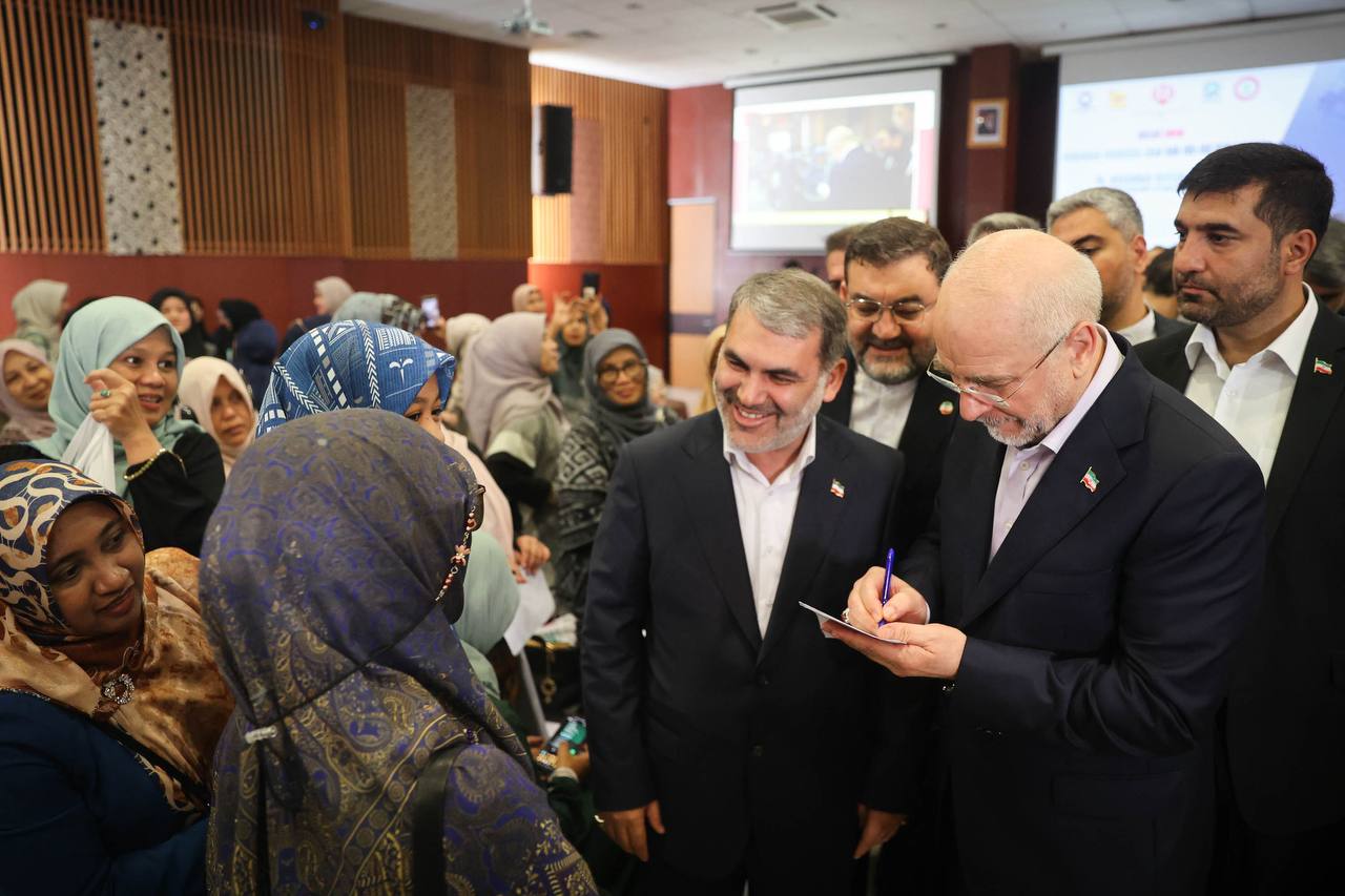 حضور قالیباف در جمع دانشجویان دانشگاه هدایةالله جاکارتا