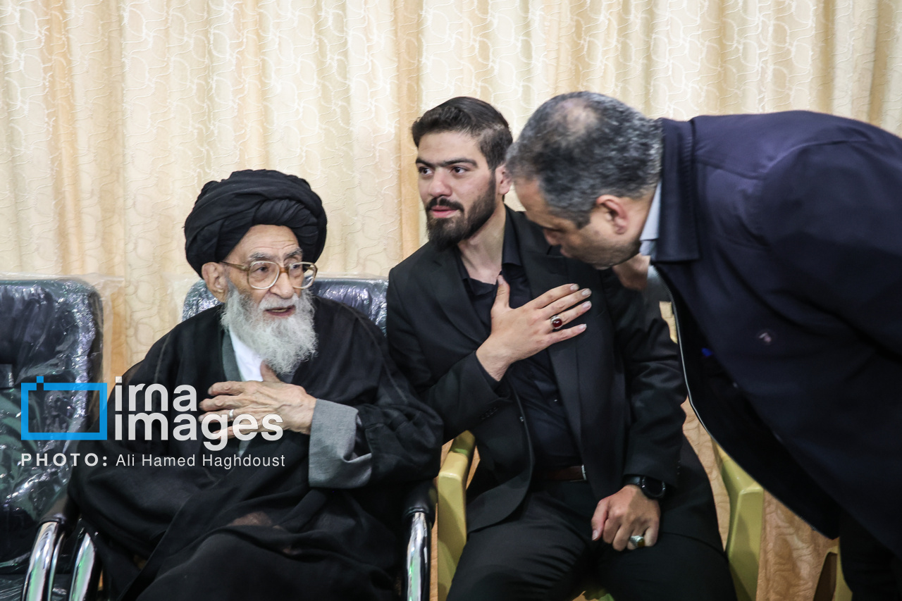 مراسم سالگرد شهدای خدمت در مصلای تبریز 