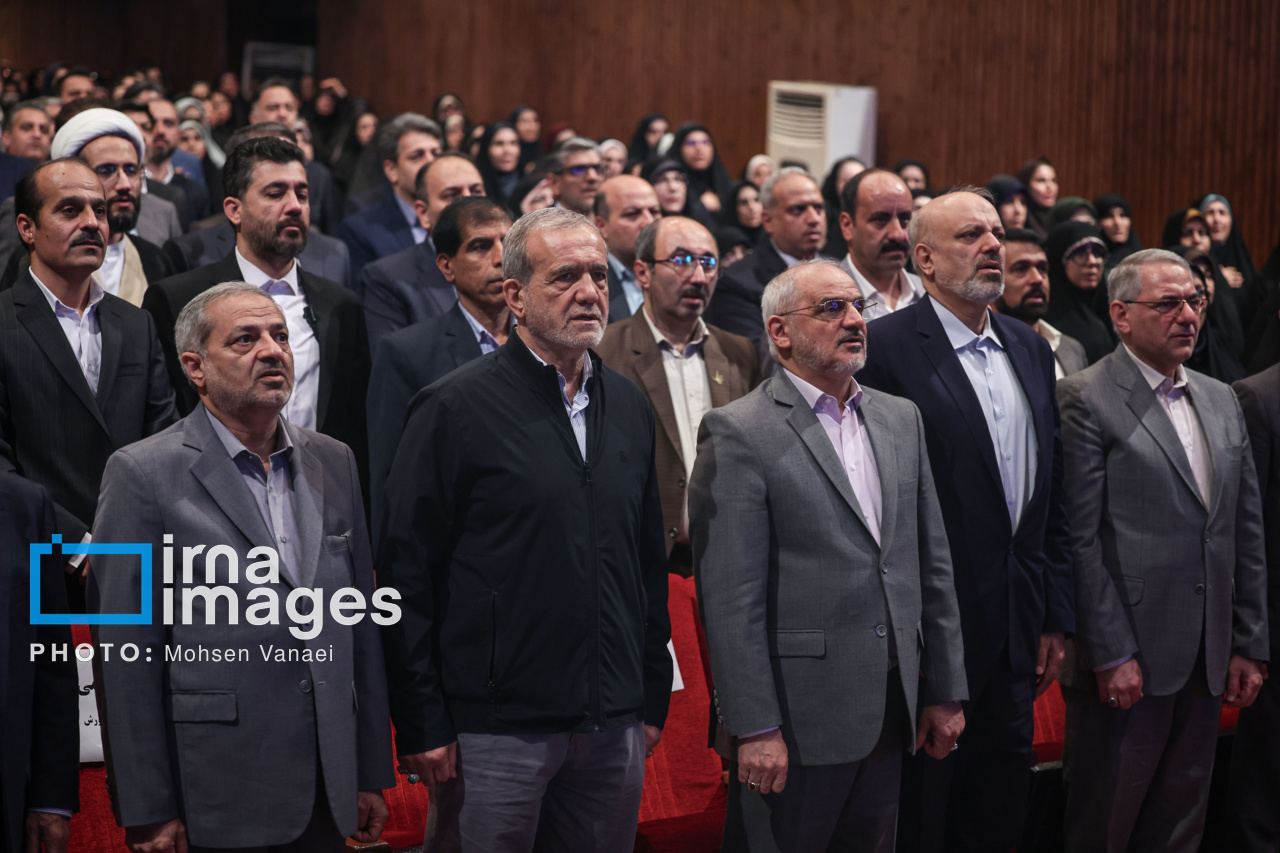 تجلیل از معلمان نمونه کشوری با حضور رئیس جمهور