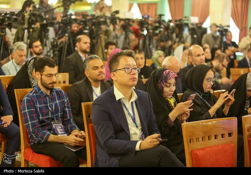 کنفرانس خبری اسلامی و گروسی