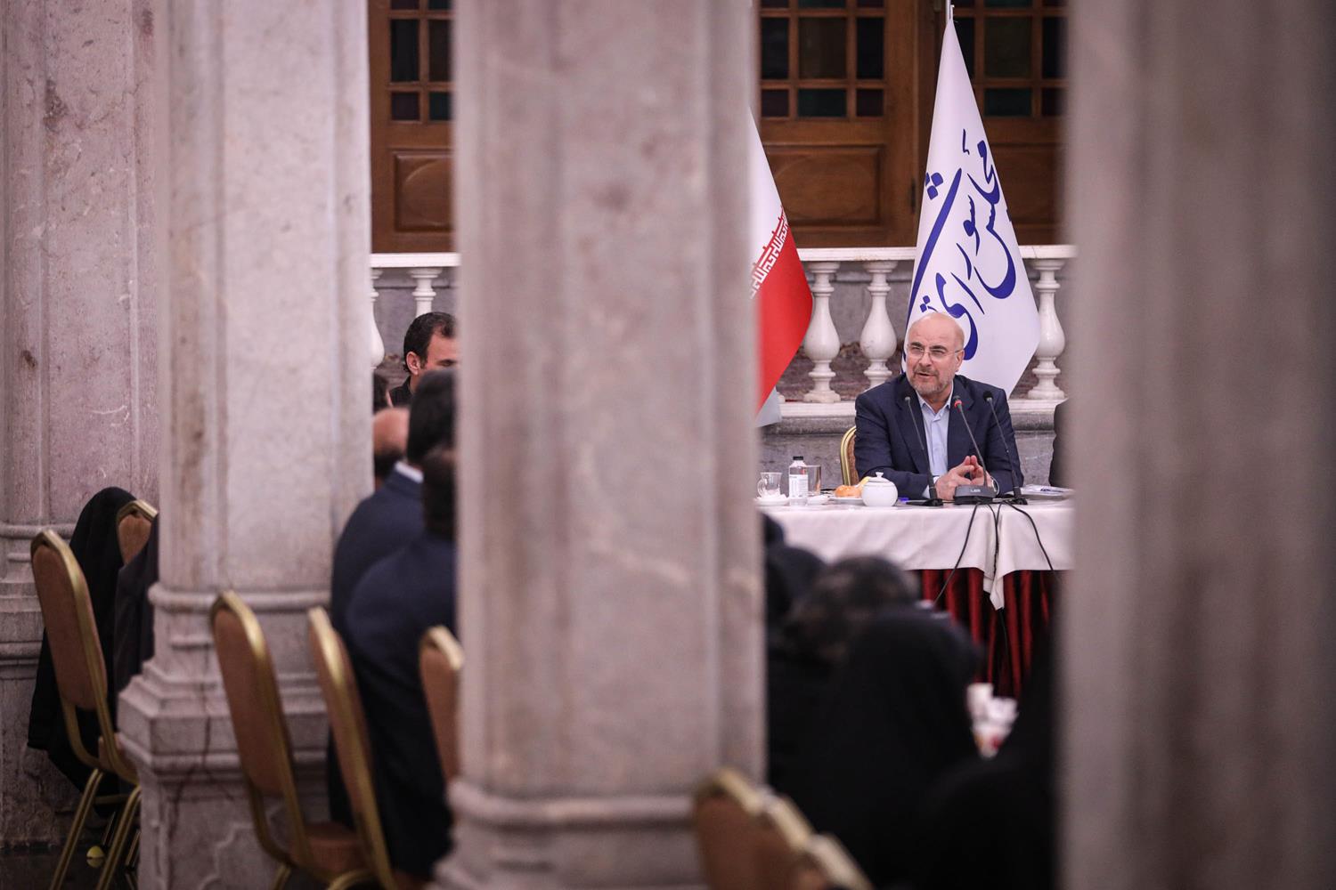 دیدار شورایاران محلات تهران با قالیباف