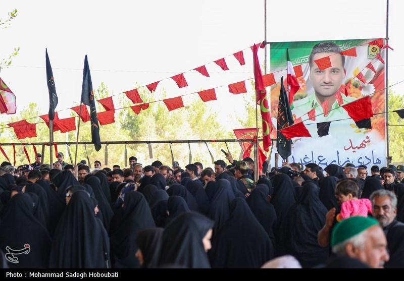 مراسم تشییع پیکر شهید امنیت هادی زارع در یزد