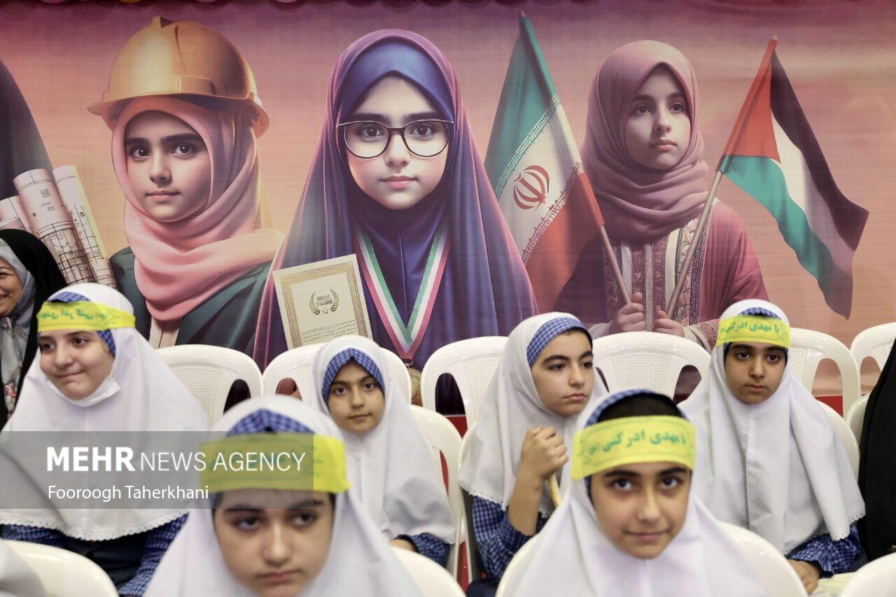 هم‌اکنون جشن دختر ایران در میدان امام حسین(ع)