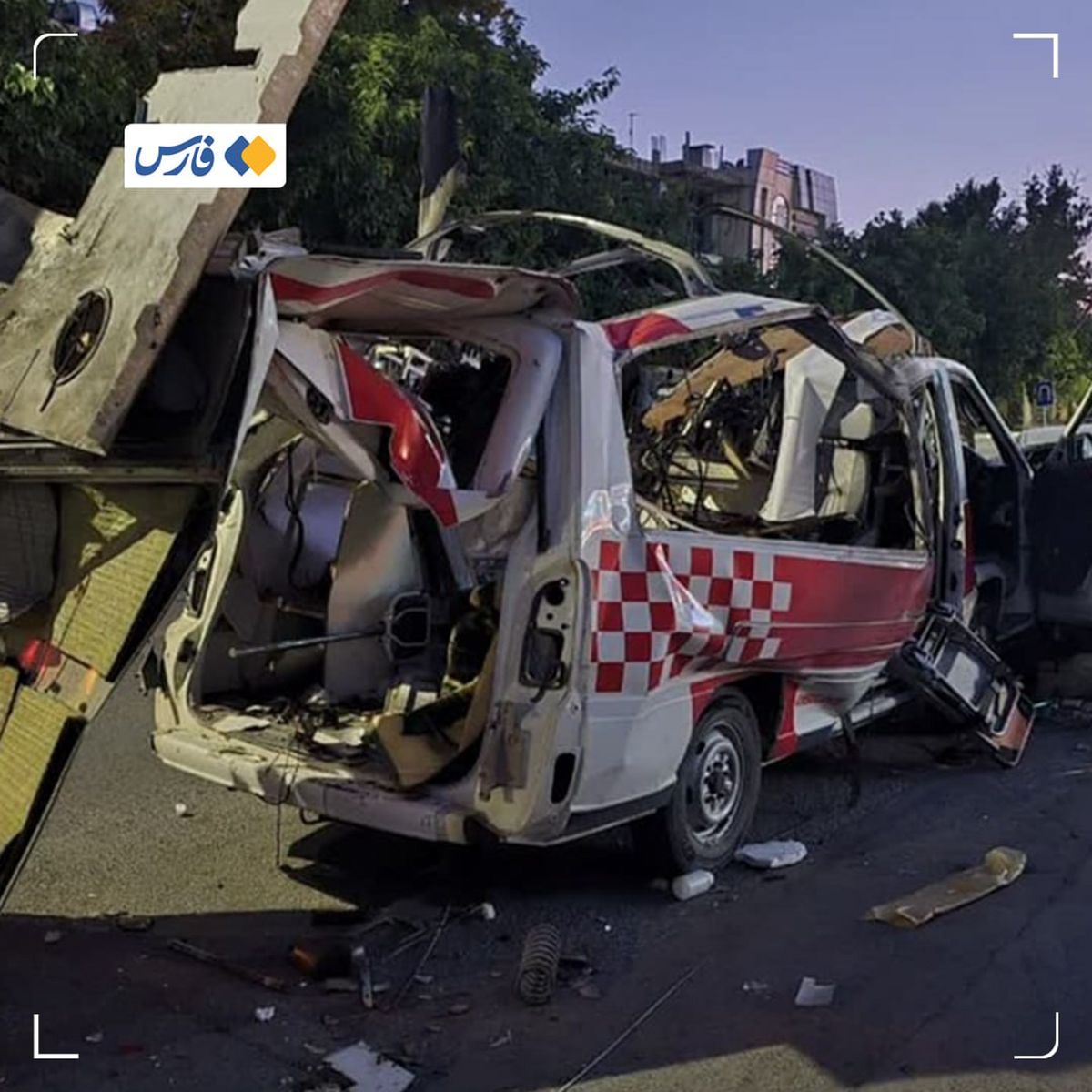 رژیم صهیونیستی یک آمبولانس را در نجف‌آبادِ اصفهان هدف گرفت +عکس