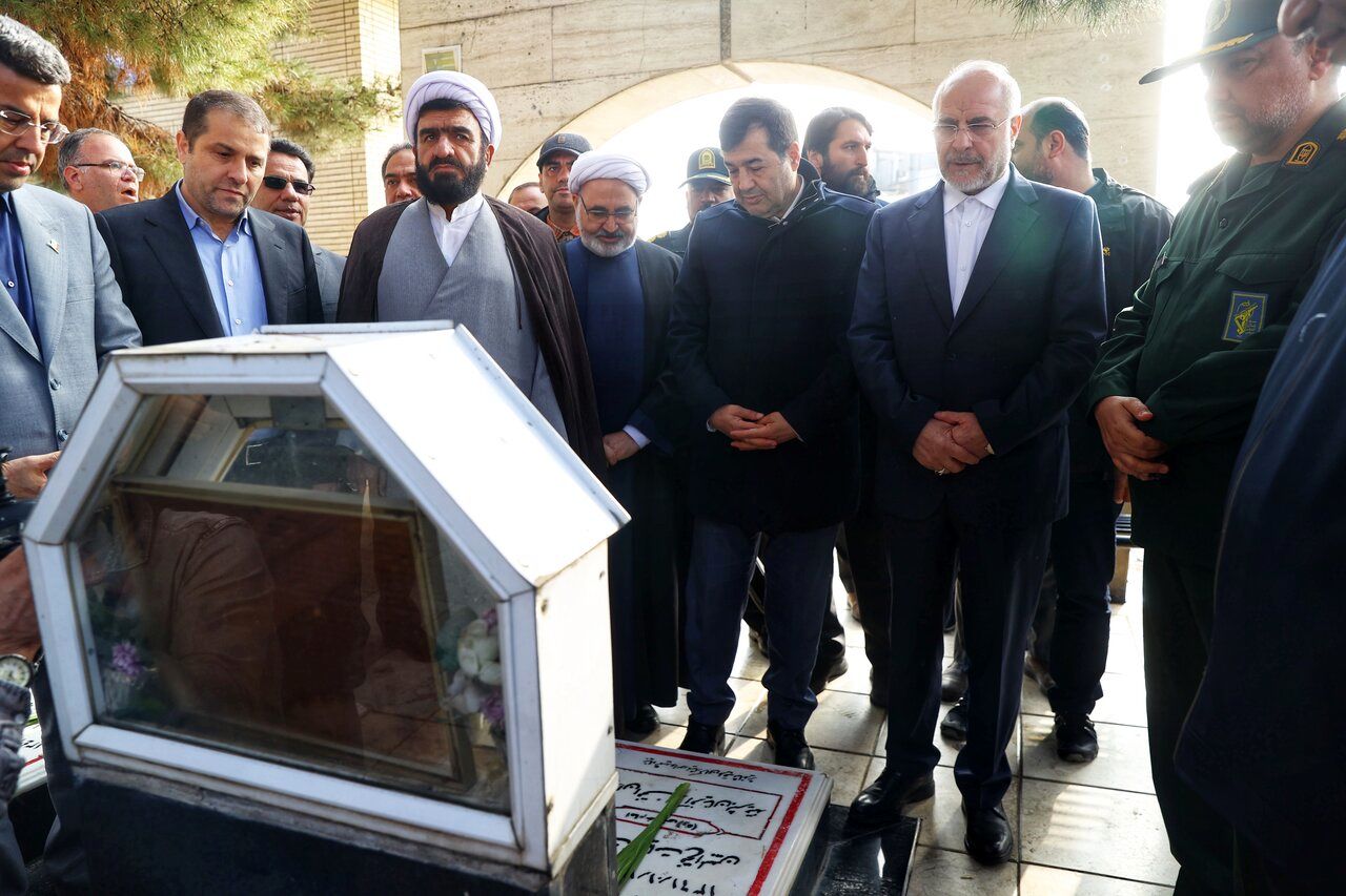 ادای احترام قالیباف به مقام شامخ شهدای شهرستان طرقبه / افتتاح خانه کشتی طرقبه 