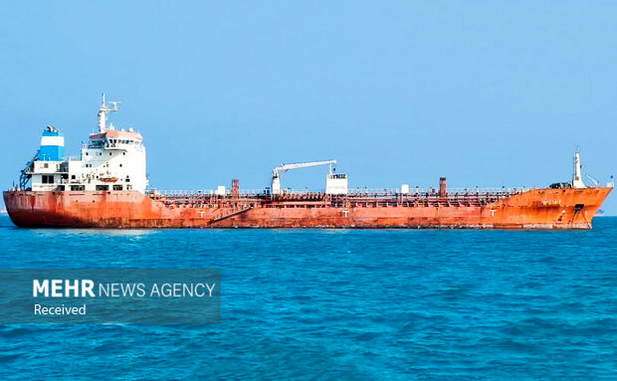 نجات خدمه لنج باری توسط کشتی نفتکش ایران