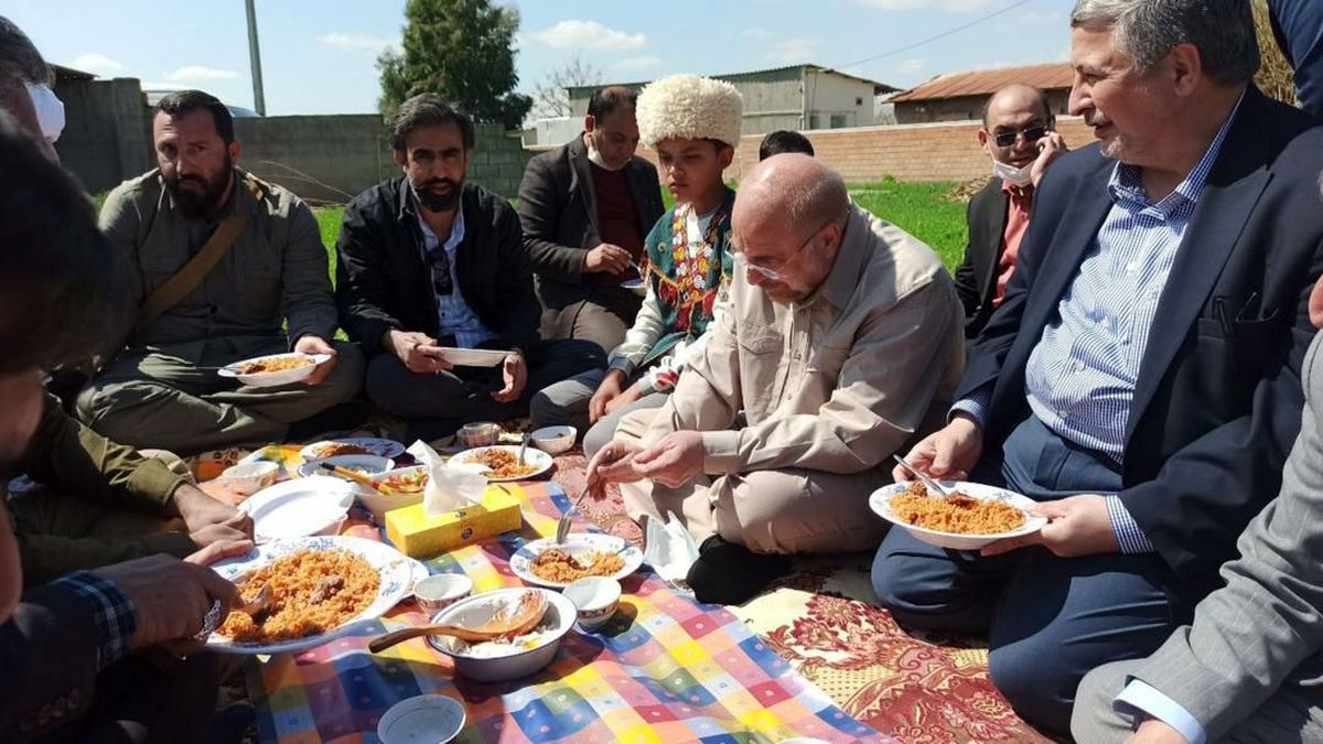 قالیباف با کارکنان مرکز کارآفرینی سیل زدگان آق قلا هم سفره شد +عکس