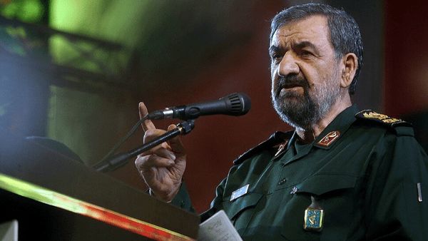 سرلشکر رضایی: تصمیمات واقعی در آمریکا در جای دیگری گرفته می‌شود