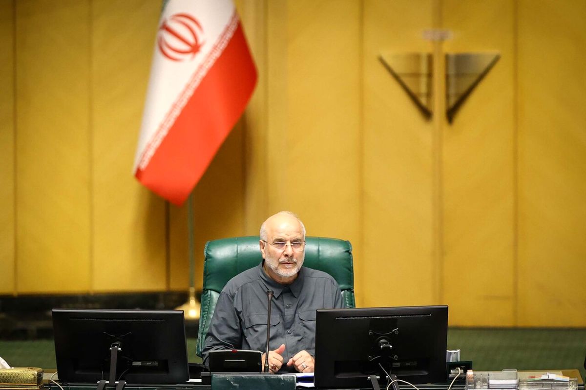 قالیباف: نصب پنلهای خورشیدی باید ماهانه گزارش شود