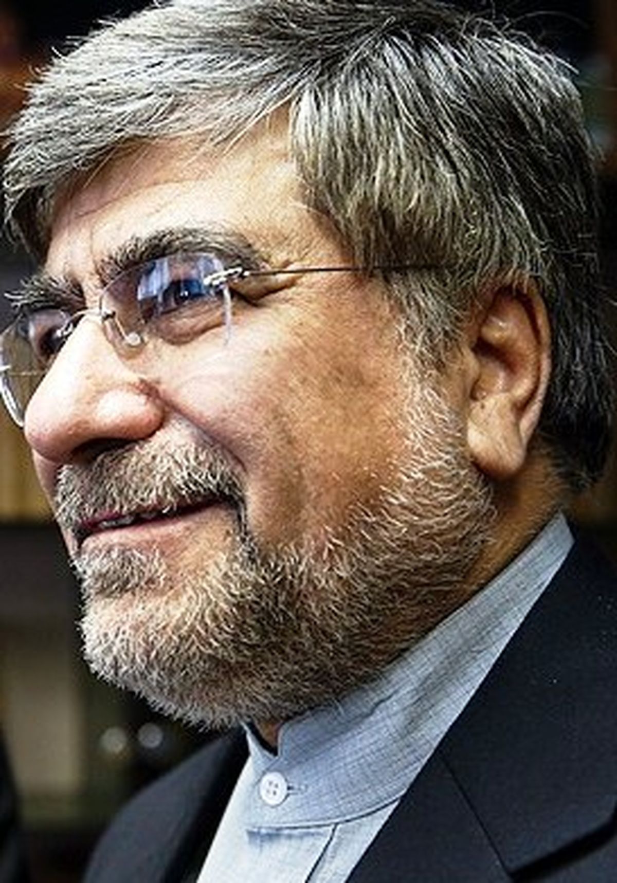 آزادی پیشکش؛ لطفا به منتقد توهین نکنید/ این روش دولت را زمین می زند