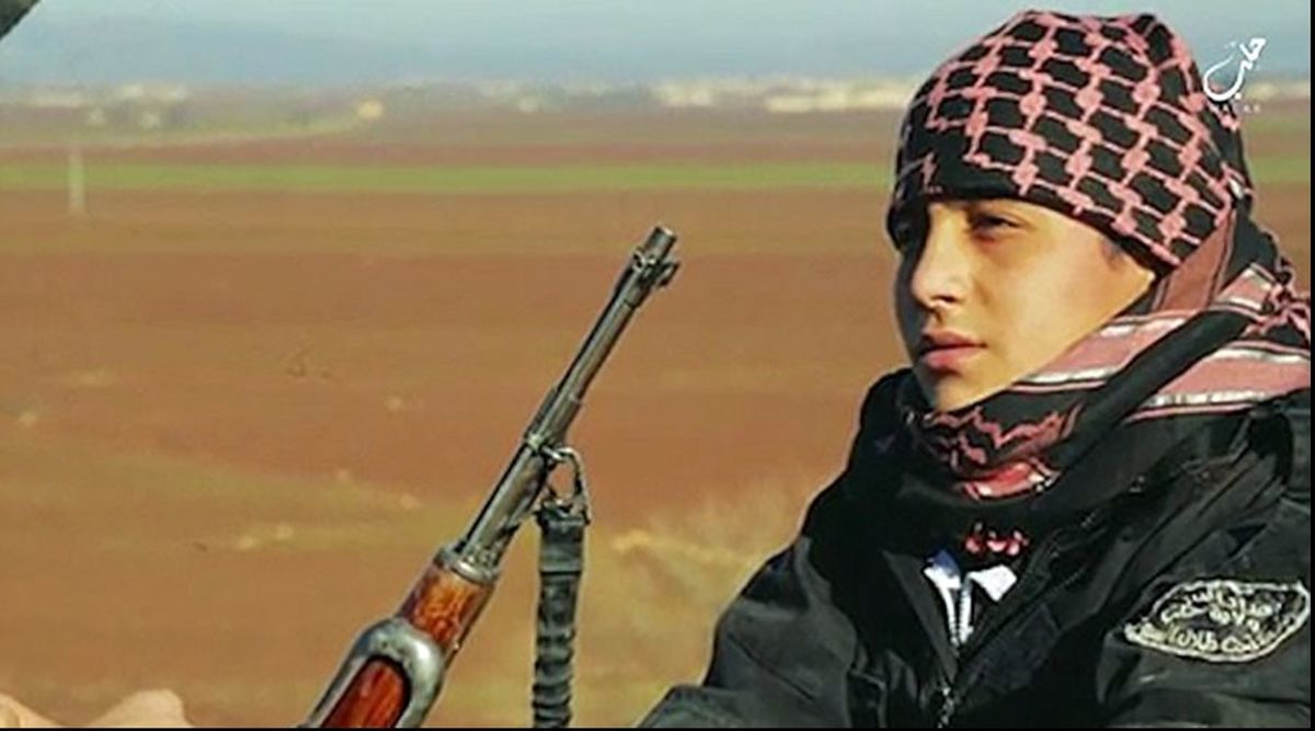 خداحافظی کودک انتحاری داعشی از پدرش +تصاویر