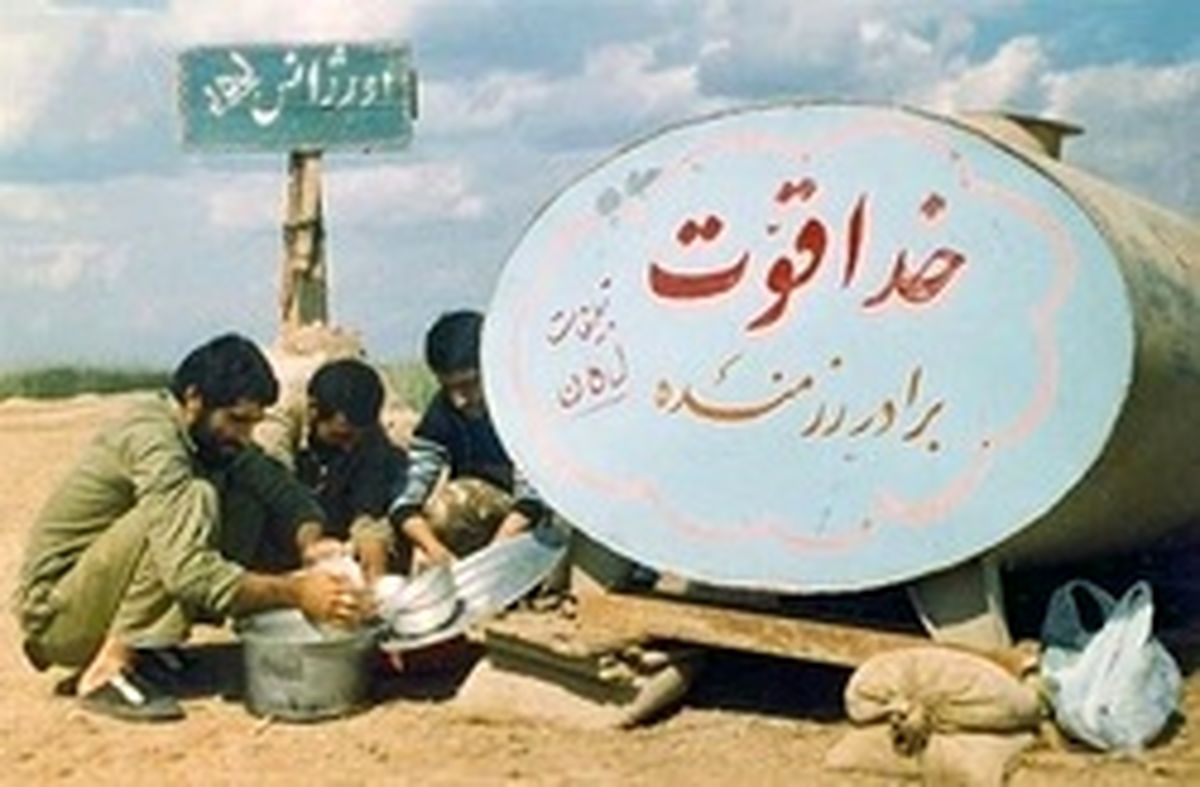 عکس: وزیر بهداشت در حال شستن ظرف