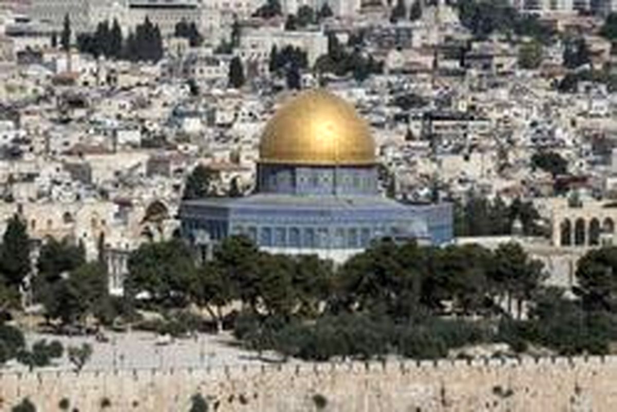 رومانی: تصمیم نداریم سفارت خود را به قدس منتقل کنیم