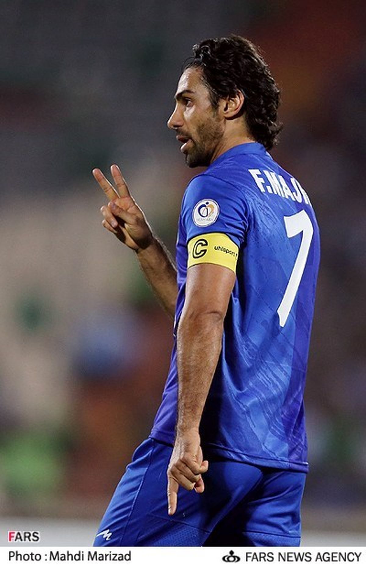 عکس/ مجیدی چه چیزی اشاره می کند؟