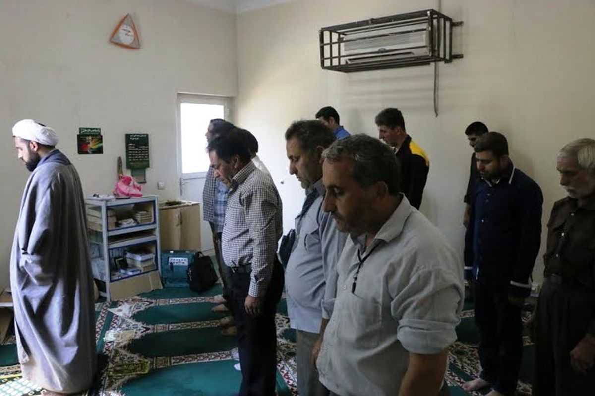 برگزاري نماز جماعت در بيش از 20 ايستگاه مترو