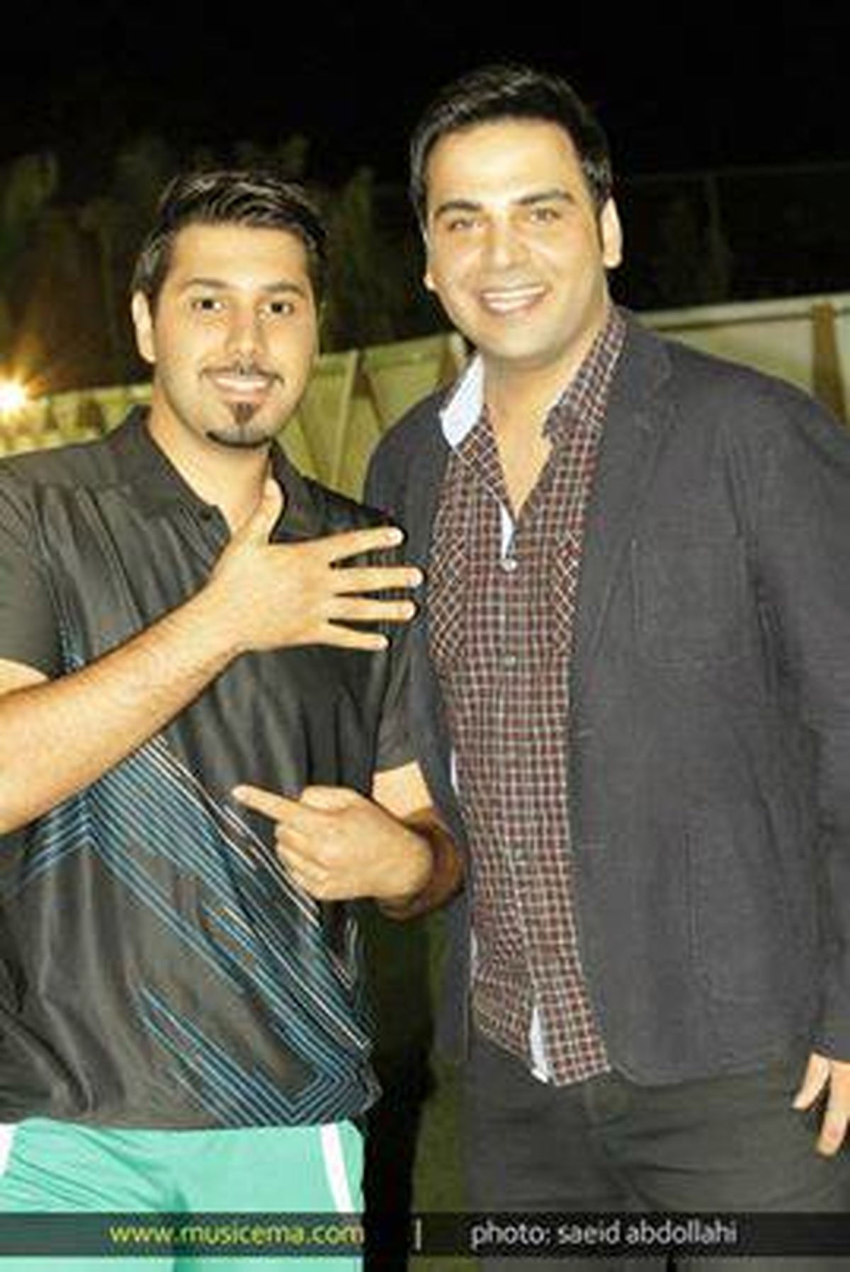 عکس/ کری خوانی مجری و خواننده مشهور