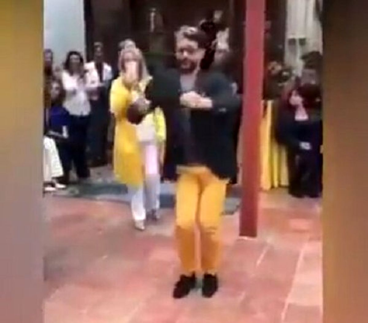 آیا رقصنده جنجالی، پسر وزیر است؟! +عکس