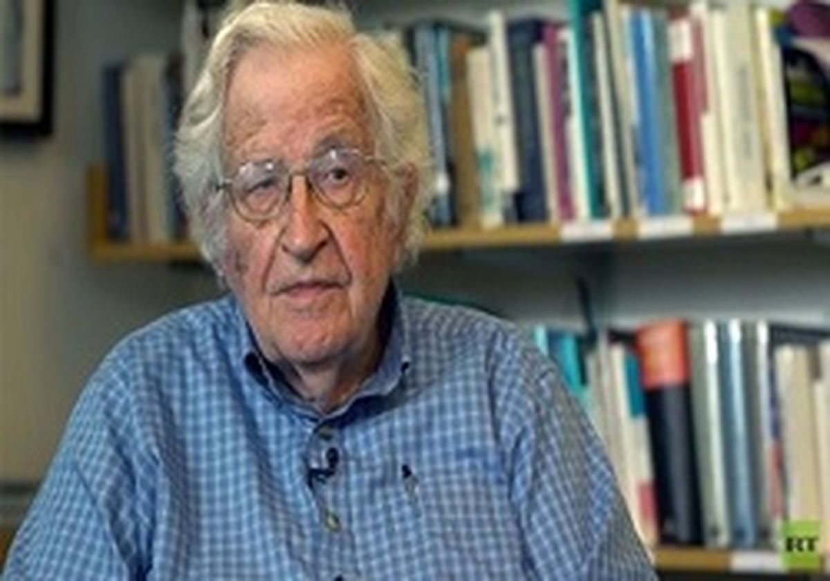 چامسکی: آمریکا از درون در حال فروپاشی است