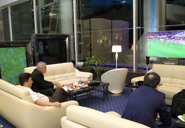 قلعه‌نویی و تماشای بازی پرسپولیس/عکس