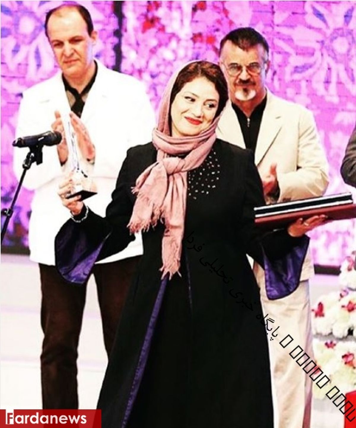 عکسی که شبنم مقدمی بعد از دریافت سیمرغ منتشر کرد