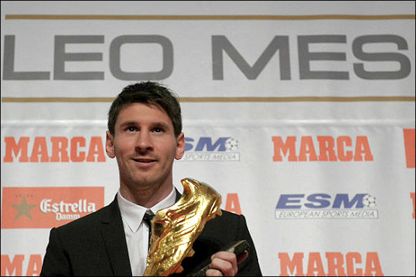 "لیونل مسی"کفش طلای اروپا را برد/عکس