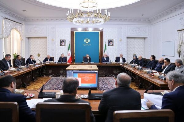 
پزشکیان: حوزه حکمرانی آب نیازمند ایجاد ساختار صحیح اجرایی است
 