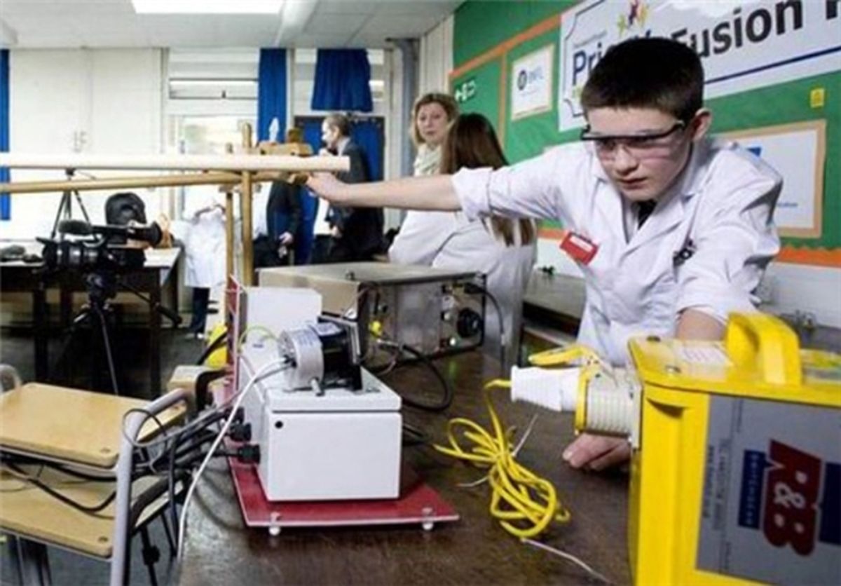 کوچک‌ترین دانشمند هسته‌ای جهان/تصاویر