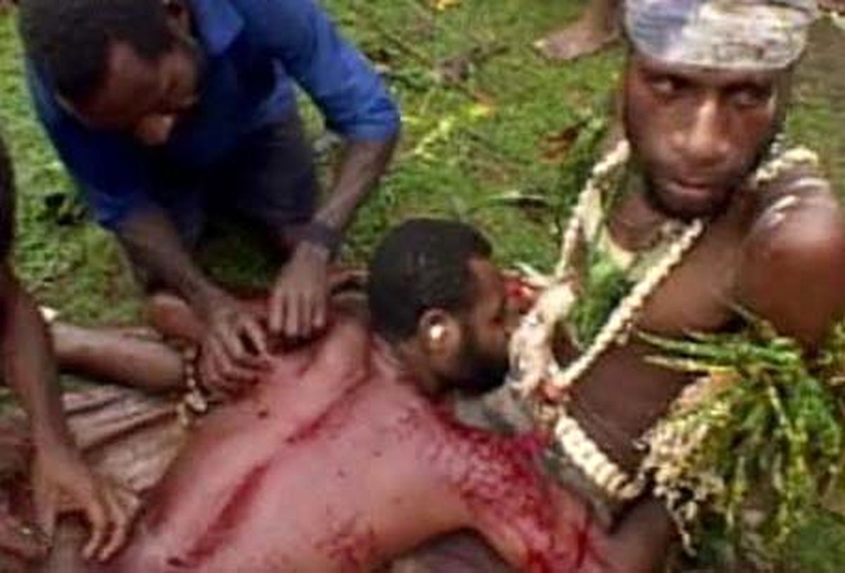 خوردن 7 جادوگر توسط 30 آفریقایی!/عکس