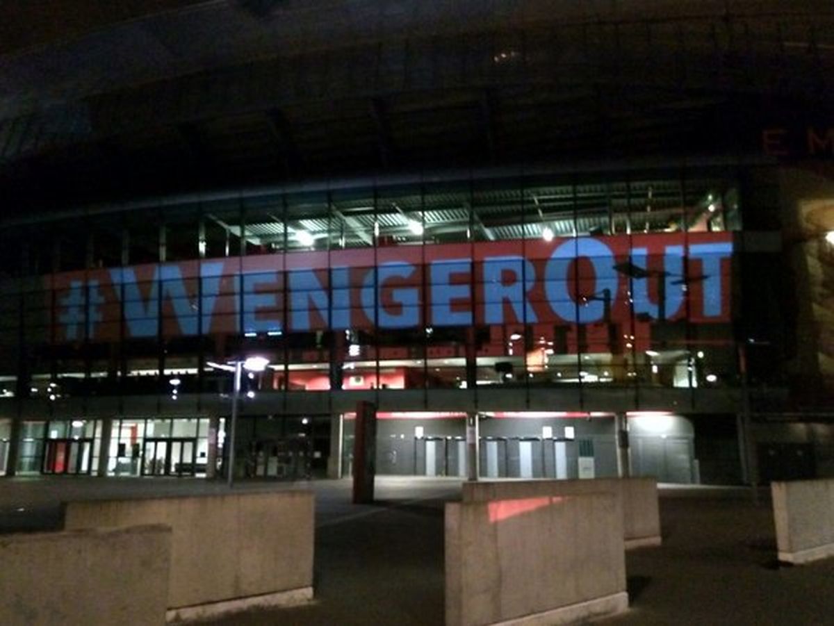 اقدام جالب هواداران ناراضی آرسنال +عکس