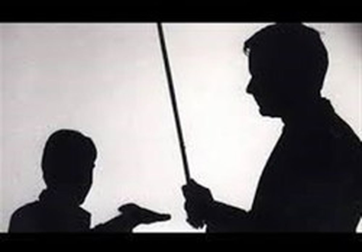 تنبیه بدنی دانش‌آموزان یک مدرسه  به‌دلایل نامعلوم! +عکس