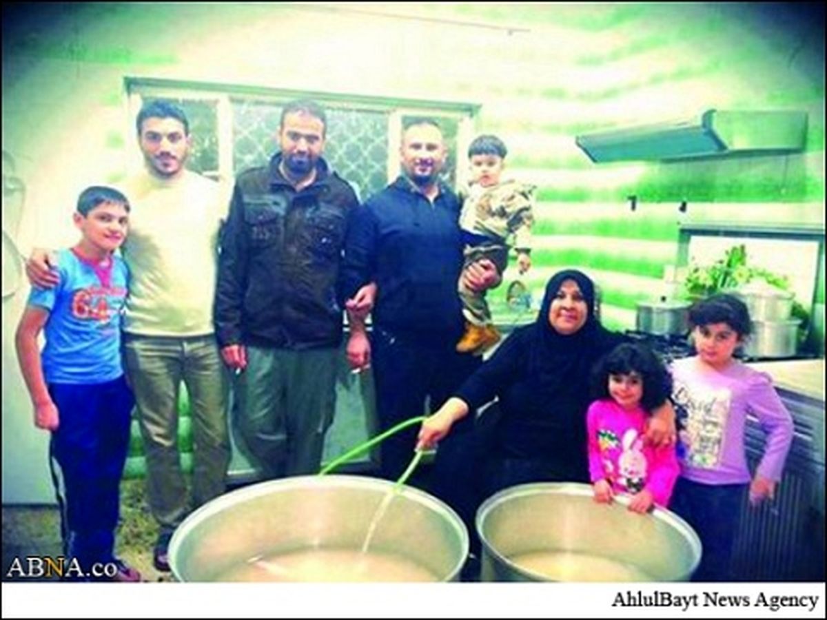 26سال آشپزی برای امام حسین(ع)/عکس