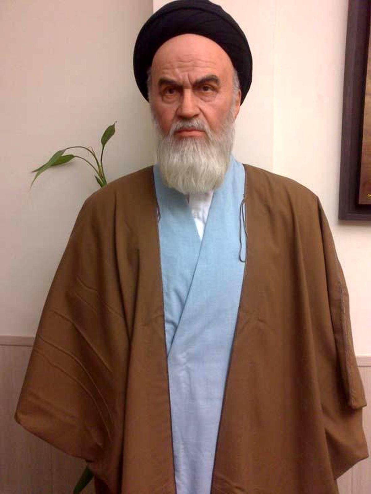 رونمایی از مجسمه امام (ره)