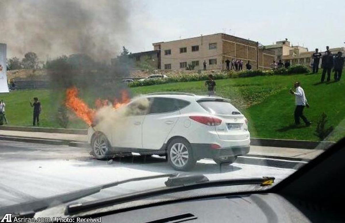 آتش گرفتن خودروی توسان در تهران +عکس
