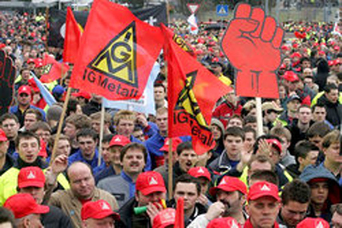 کارگران صنایع آلمان اعتصاب کردند