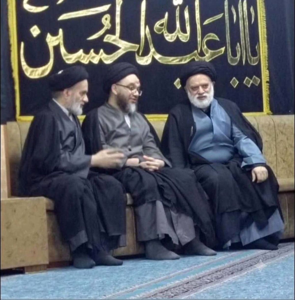 تصویری از فرزند ارشد رهبر شهید در کنار فرزندان آیت‌الله سیستانی 