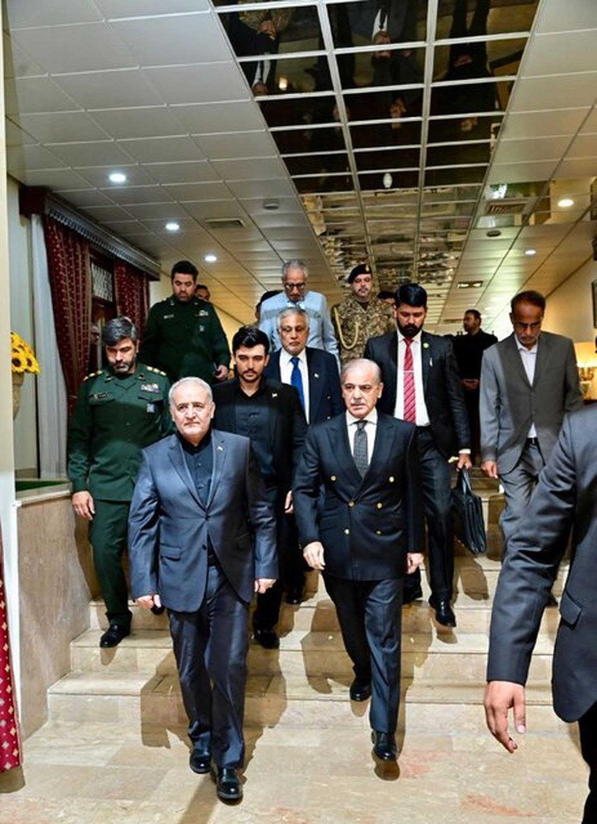 ادای احترام شهباز شریف به شهدای تجاوزات رژیم صهیونیستی علیه ایران