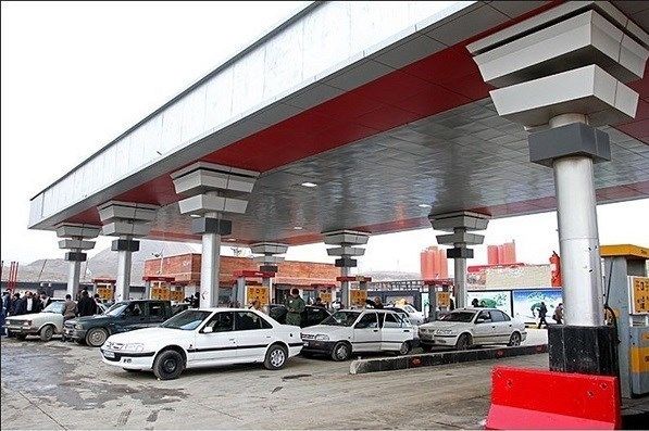 تأکید یک نماینده‌ به افزایش کارمزد جایگاه‌های سوخت