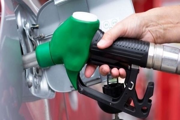 «بنزین به نفر» عملیاتی‌ترین گزینه روی میز رئیس‌جمهور