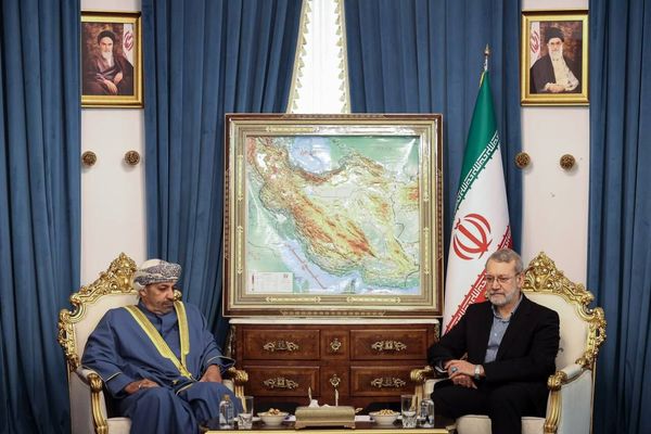 دعوت رسمی وزیر کشور عمان از لاریجانی برای سفر به مسقط 