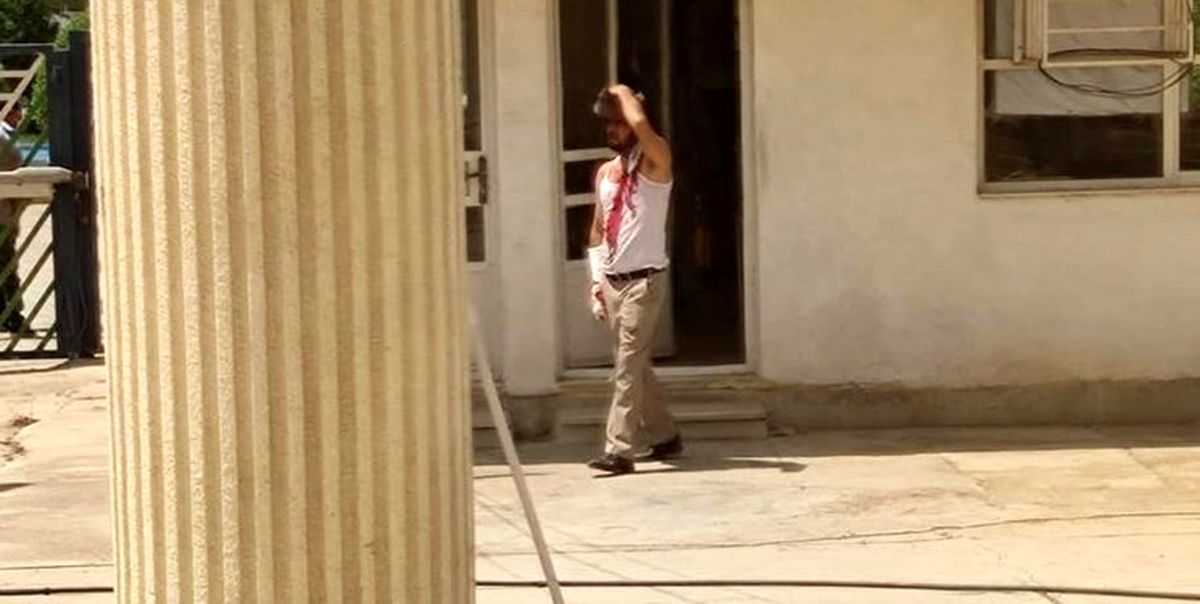 ماجرای حمله فردی ناشناس به فرمانداری آبادان